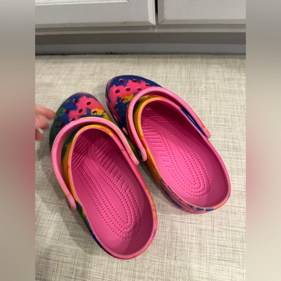 Pink tie dye crocs - Picture 2 of 7
